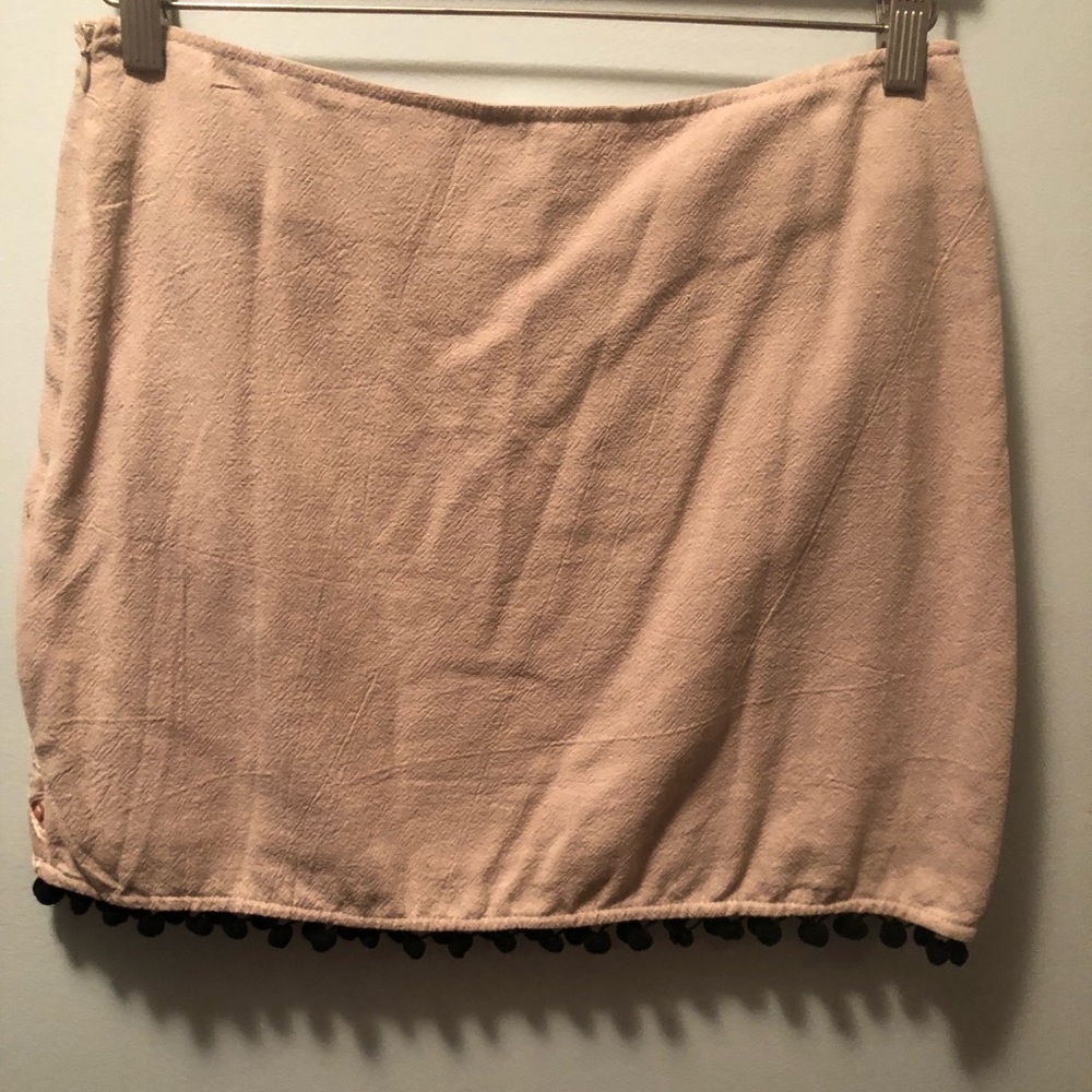 Umgee NWT Medium Embroidered Skirt - Picture 3 of 3